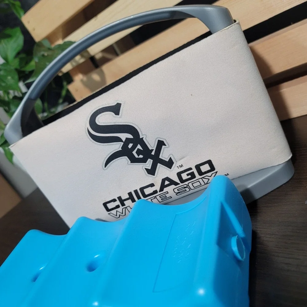 MLB Cool Six Chicago White Sox Cooler Holds Six Pack of Cans Carrier